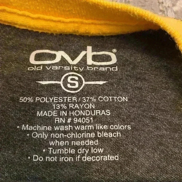 Lot of 2 Women’s Wichita State Shockers shirts size Small color Black and Gold - Picture 3 of 9